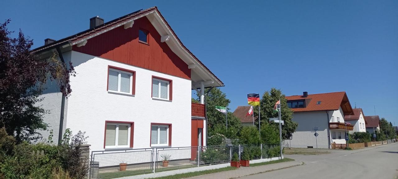 Gaestehaus Grenzenlos Aholfing Exterior foto